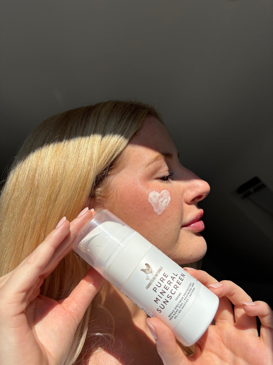 100% natural mineral zinc sunscreen 