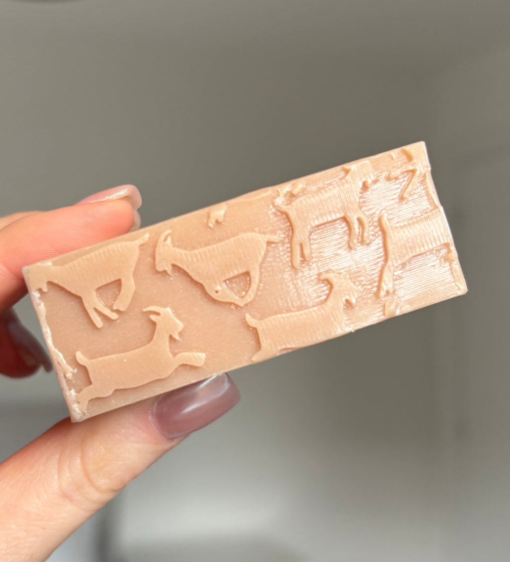 Natural goat milk soap with honey and vanilla for dry and sensitive skin